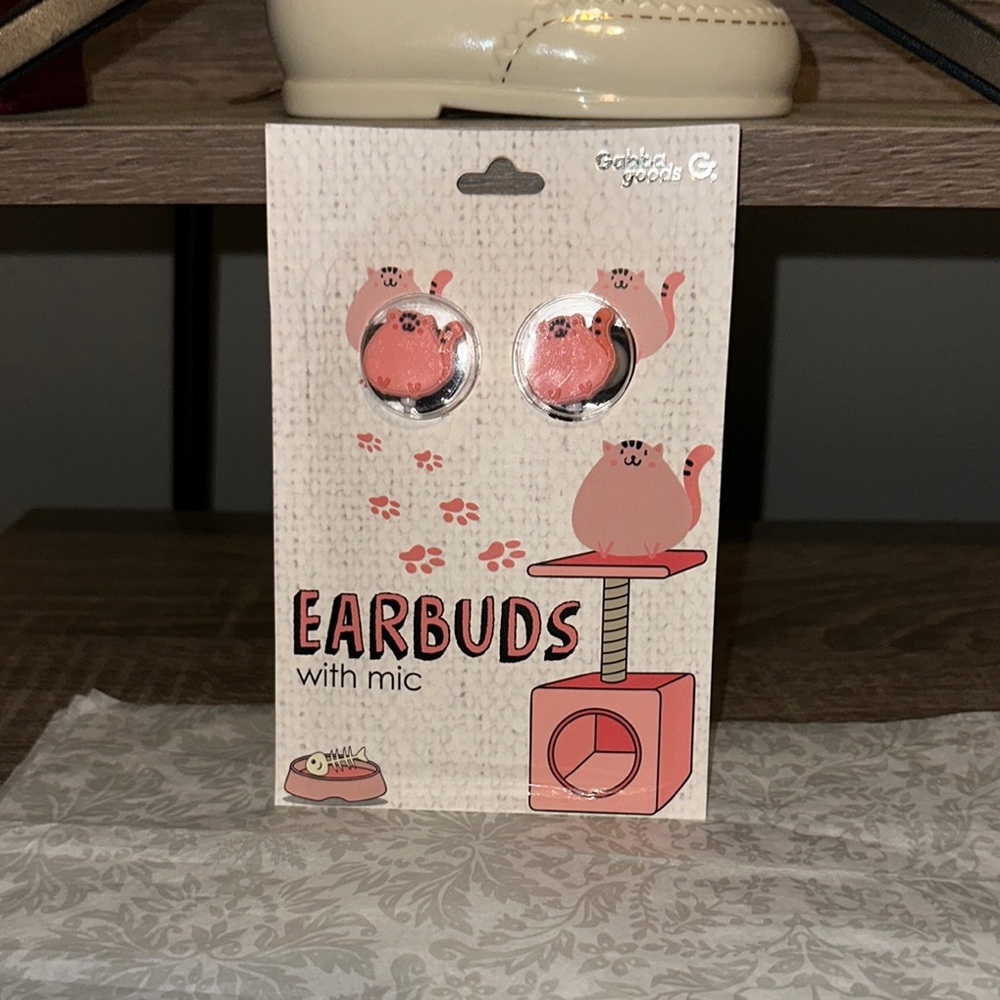 Pink Earbuds with Mic/New